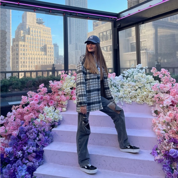 Meet your Posher, Zoë - Picture 3 of 4